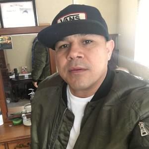 Meet your Posher, Alvaro